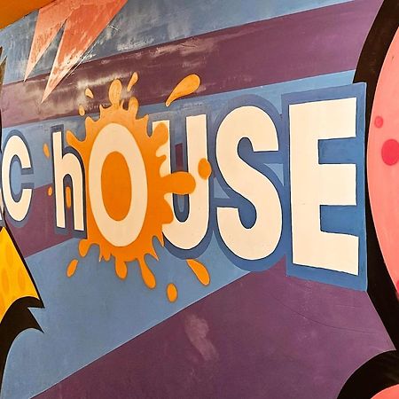 بيت شباب Arc House Pop Art مدريد المظهر الخارجي الصورة
